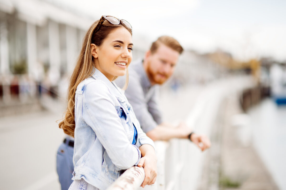 Wie spricht man jemanden für ein Date an?